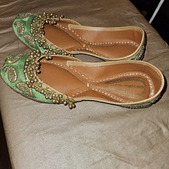 Gretchen Scott Jingle Jangle Shoes Women's 37, or 6.5. Good for costumes. - Picture 6 of 12